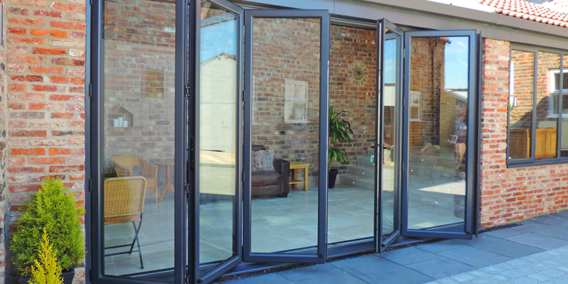 https://jade.sirpod.co.uk/products/doors/aluminium-bi-folding-doors/